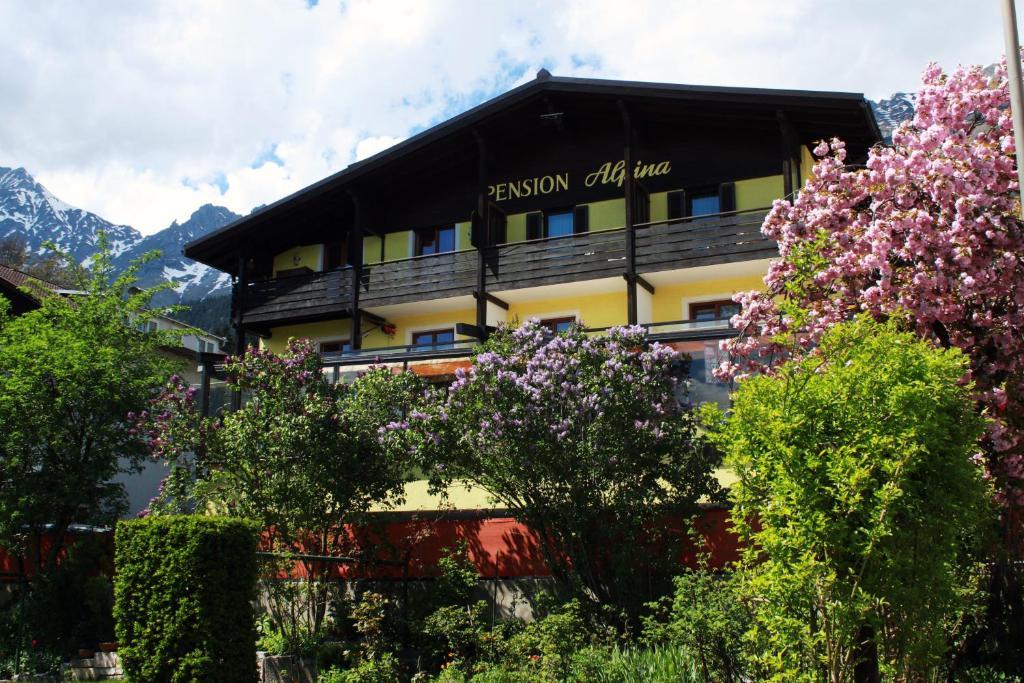 Cafe Pension Alpina Innsbruck Ngoại thất bức ảnh